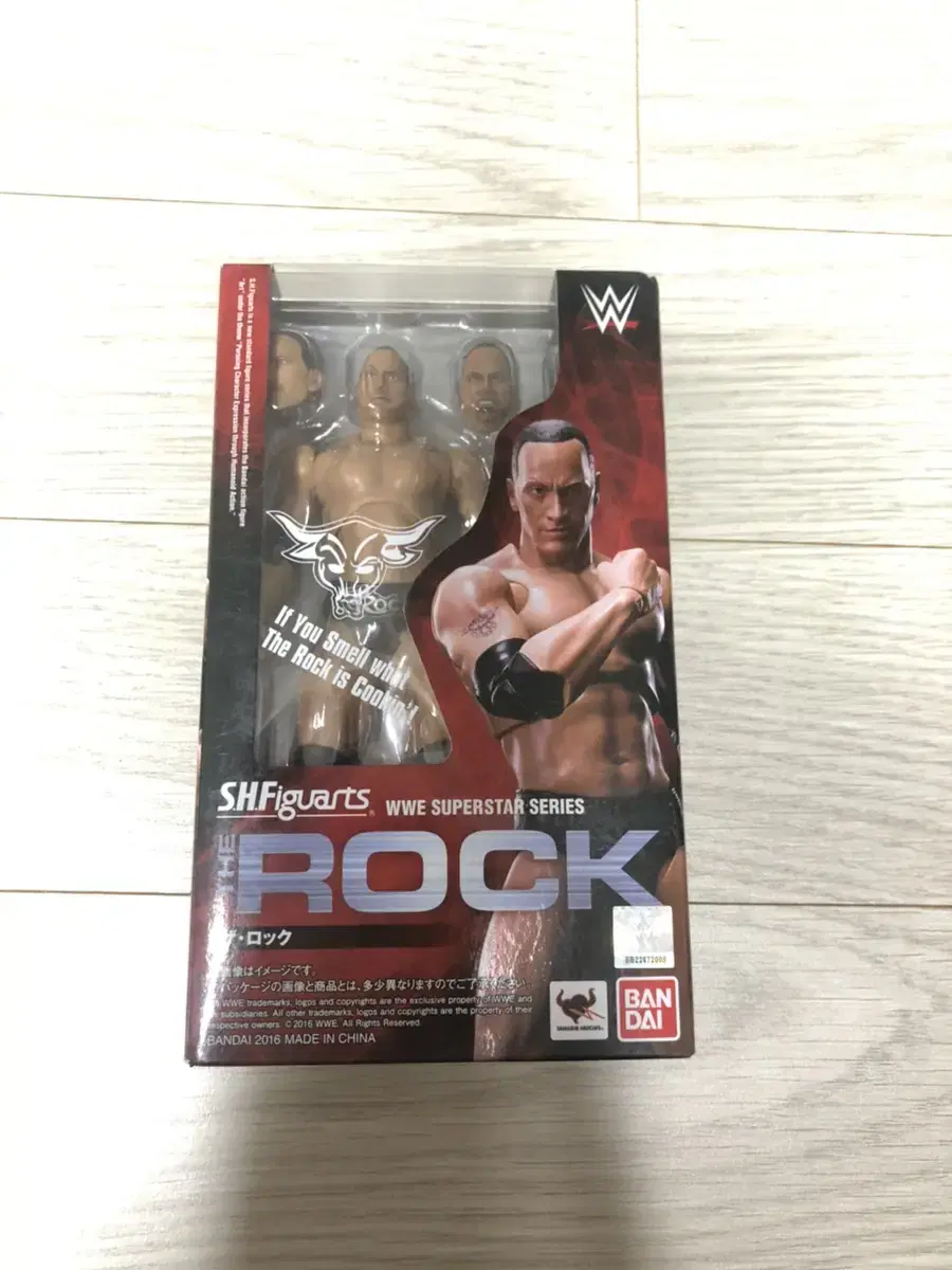 반다이 WWE 더락 드웨인존슨 SHFiguarts  6인치 미개봉